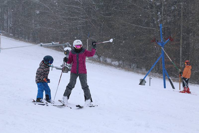 Začátek lyžařské sezony v Křešíně.