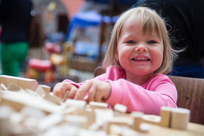 Festival hraček z přírodních materiálů Hračkobraní.