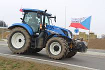 Protest zemědělců na Vysočině. Na silnice vyrazily stovky traktorů.