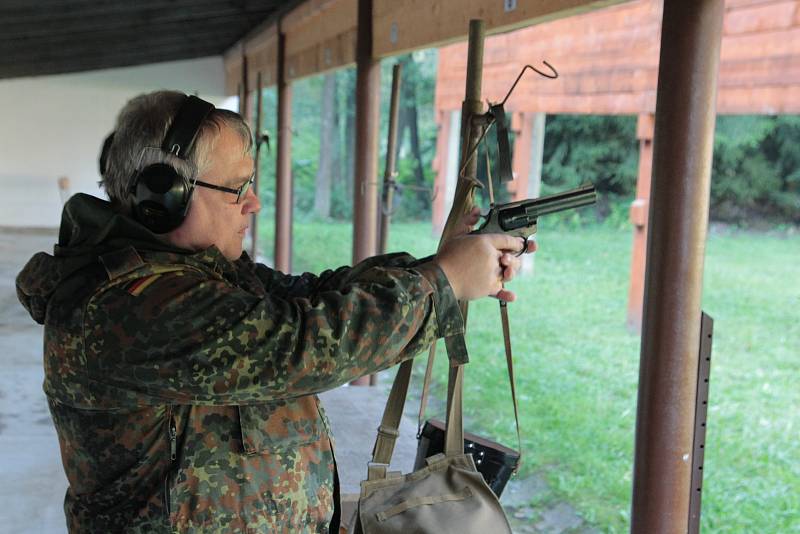 V sobotu 30. září dopoledne se na košetické střelnici konalo závěrečné kolo letošní soutěže ve střelbě z pistole.