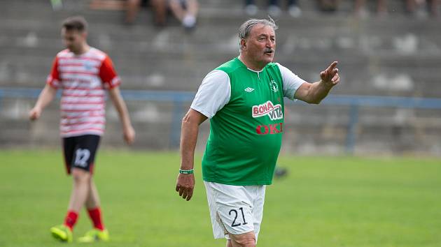 Fotbalové utkání výběru Davida Holoubka a staré gardy Bohemians Praha u příležitosti 110 let fotbalu v Humpolci.