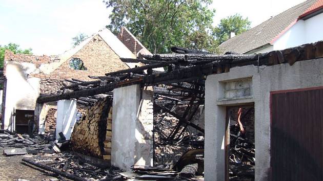 Čtvrteční požár v Rodínově na Pelhřimovsku napáchal škody čítající přes 2 500 000 korun