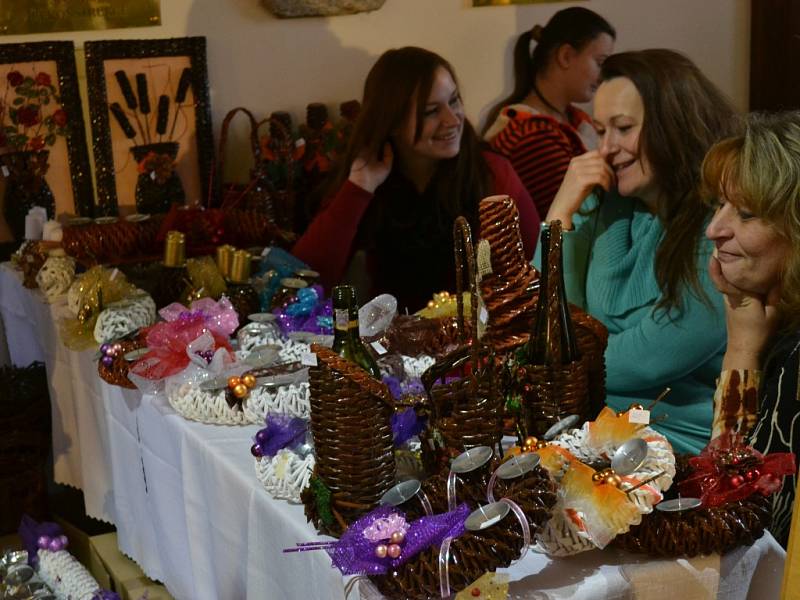V Kalištích se od pátku do neděle konala vánoční prodejní výstava. 
