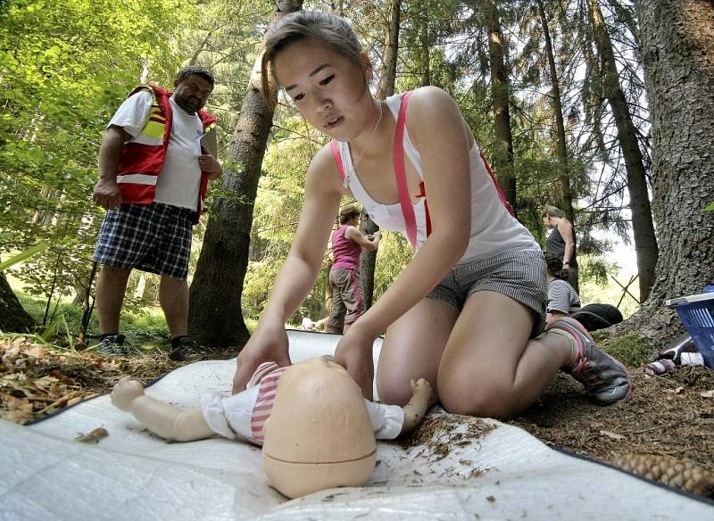 Soutěž v první pomoci se pro studenty středních zdravotnických škol konala v táboře Zálesí u Mladých Bříšť. 