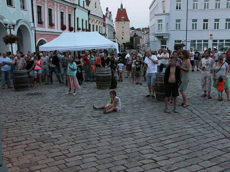 Sobotní večer na pelhřimovském Masarykově náměstí patřil jazzu i filmu.