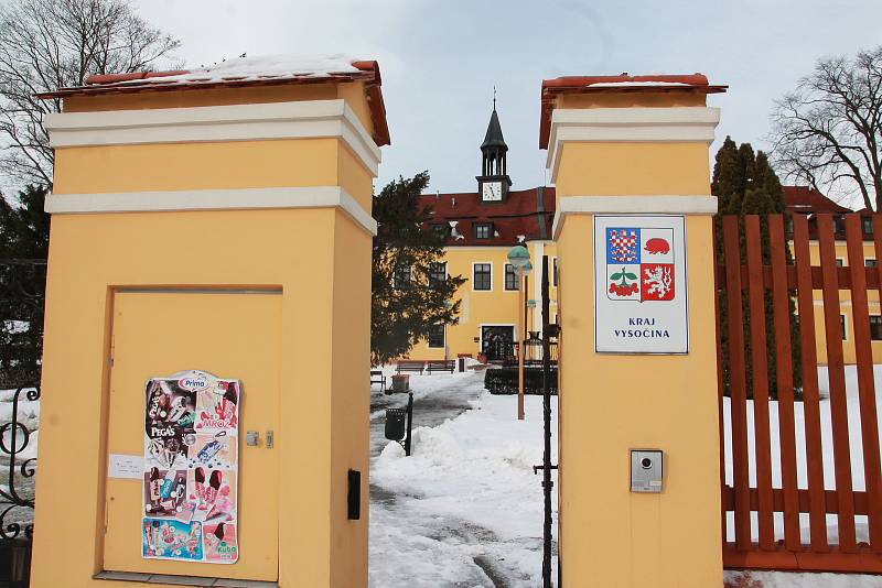 Napřklad domov důchodců Proseč u Pošné na Pelhřimovsku vyhlásil letos zákaz návštěv od 29. ledna.
