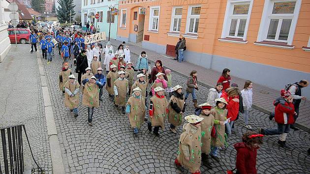 Převážná většina obcí na Pelhřimovsku oslavila masopust o víkendu. Pelhřimovské to čeká v úterý.