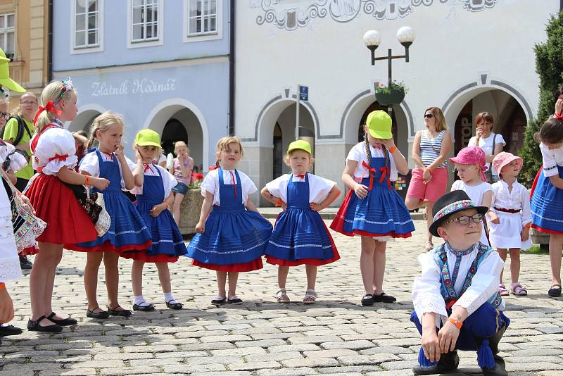 Akce Region tančí odstartovala na Masarykově náměstí v Pelhřimově.