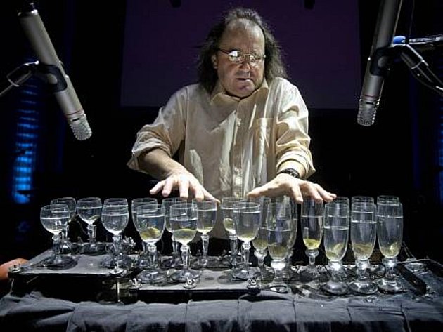 2006 - Orchestr jednoho muže: Alexander Zoltán předvedl svou unikátní hudební show, v rámci které dokázal najednou hrát na patnáct hudebních nástrojů.