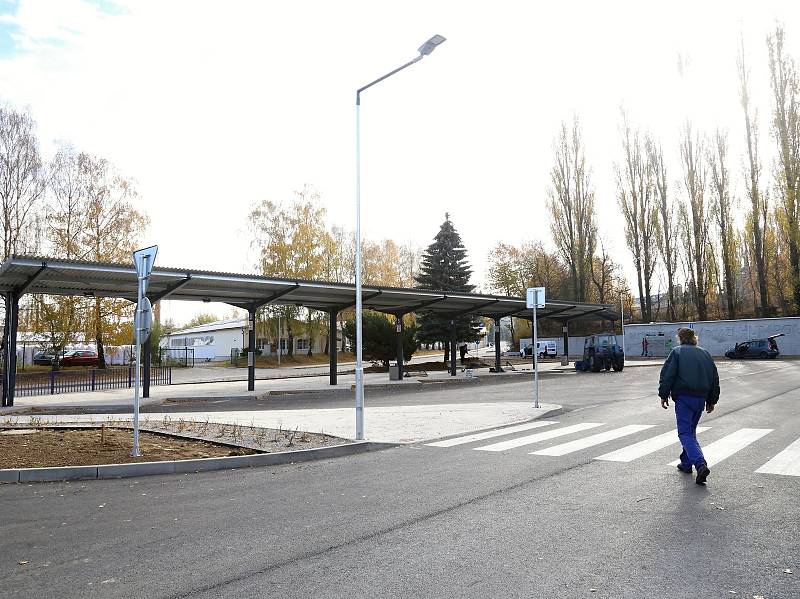 Nové autobusové nádraží v Humpolci, na kterém probíhají poslední úpravy.