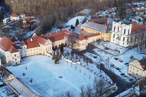 Adventní víkend v želivském klášteře láká na rozsvícení vánočního stromu, otevření dvou nových výstav nebo hudební večer.