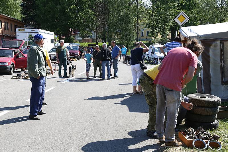 Burza auto-moto-velo v Kamenici nad Lipou.