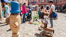 Hračkobraní, festival hraček z přírodního materiálu na zámku v Kamenici nad Lipou.
