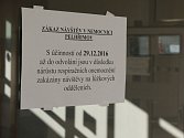 V předešlé sezoně vyhlašovaly nemocnice na Vysočině (jako například Nemocnice Pelhřimov) zákazy návštěv už na sklonku roku 2016.