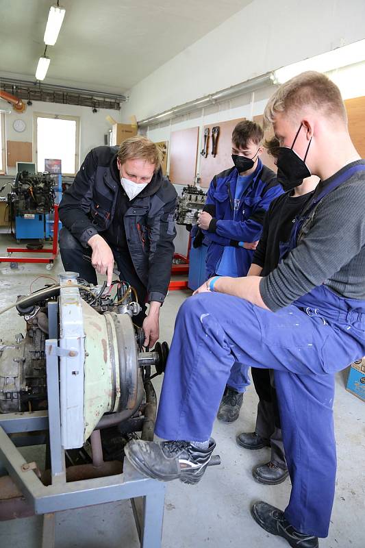 Praktická výuka opět začala i na pracovišti Kamenice nad Lipou Střední průmyslové školy a Středního odborného učiliště Pelhřimov.