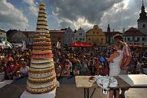 Obří cukrářské výrobky patří k Pelhřimovu. Před pěti lety se 20. výročí rekordů slavilo dortem s největ-ším počtem pater. 