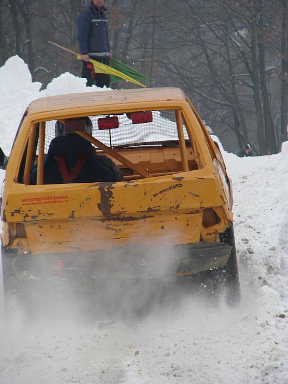 Amatérská zimní mini rallye.