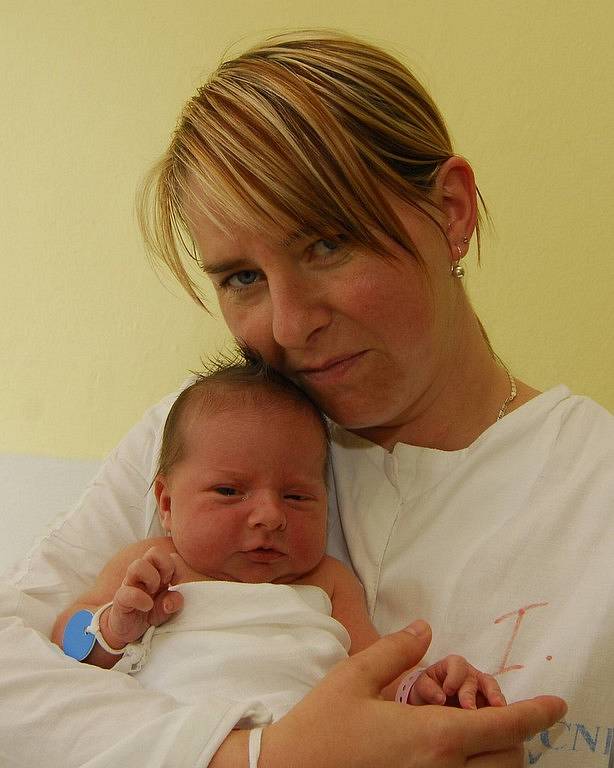 Karolína Vítková z Radětína narozena 10. června 2008, 3950 g.