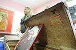 Unikátní kufry známého spisovatele, cestovatele a etnografa Miloslava Stingla si mohou prohlédnou návštěvníci Muzea rekordů a kuriozit v Pelhřimově.