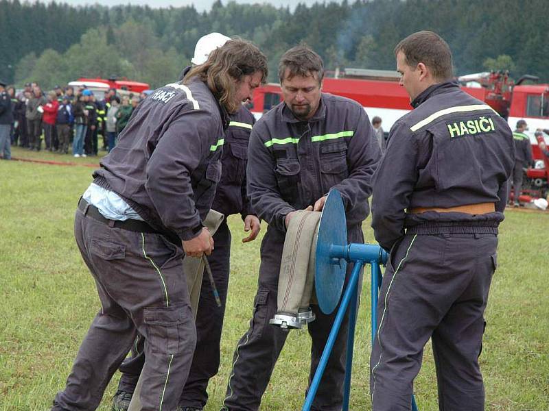 Příznivce svatého Floriána špatné počasí neodradilo