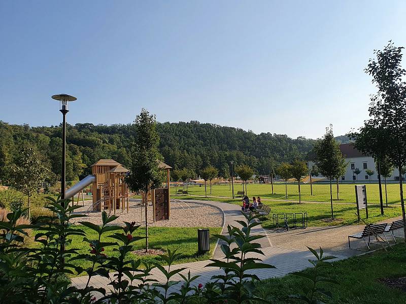 Zámecká zahrada a park, Oslavany.