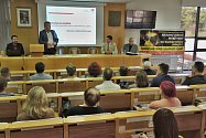 Veřejné jednání Společně proti úložišti radioaktivních odpadů v Pelhřimově.