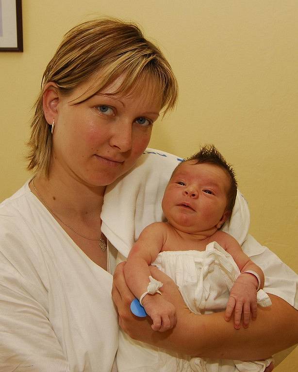 Simona Jůzová z Jiřic se narodila 3. července 2008, 3850 g.