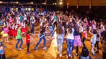 Nezisková organizace Hodina H v Pelhřimově letos slaví patnácté narozeniny, stejně jako jedna z jejích největších regionálních akcí s názvem Region tančí.