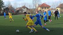 V posledním přípravném utkání před startem jarní části soutěží podlehli fotbalisté Žirovnice (v modrém) Sokolu Bedřichov 1:5. V prvním soutěžním ale na nezdary zapomněli a slavili vítězství.