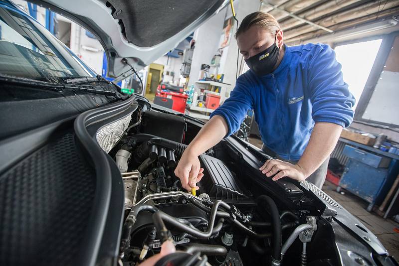 Povinné nošení roušek v autoservisu Auto Eurodiesel Jihlava.