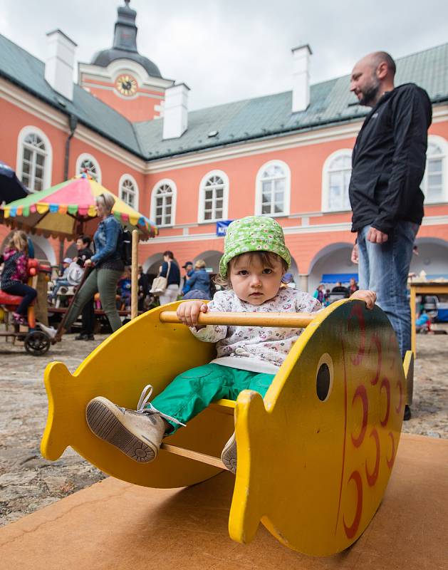 Festival hraček z přírodních materiálů Hračkobraní.