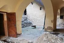 Rekonstrukce a příprava nových expozic na hradě Kámen.