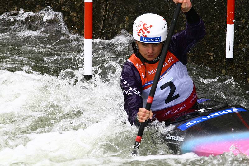 Na vodáckém kanále na Trnávce u Želiva se první květnovou sobotu konal úvodní závod Českého poháru ve vodním slalomu,