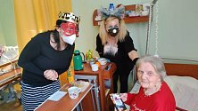 Klienti Domova pro seniory v Pelhřimově slavili masopust. Foto: Adéla Příhodová