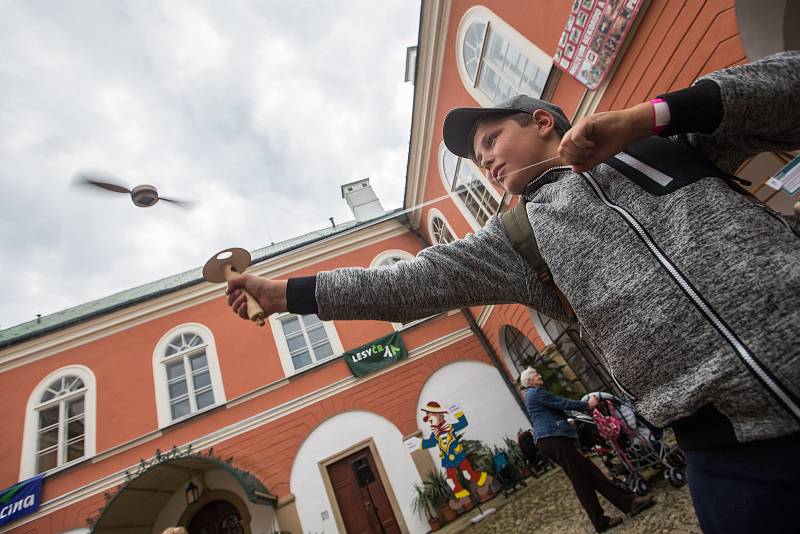 13. ročník Hračkobraní - festivalu hraček z přírodního materiálu v Kamenici nad Lipou.