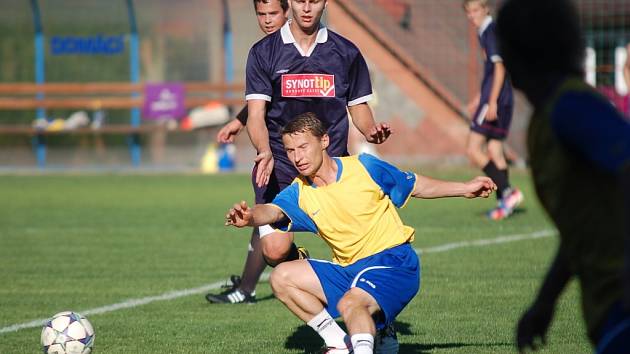 Druhé vítězství v přípravě na nový ročník v I. A třídě zaznamenala pelhřimovská juniorka. Klubové kolegy ze staršího dorostu porazila 4:3. 