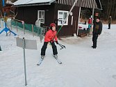 U Křešína (na snímku) začala letošní lyžařská sezona 7. ledna, na Křemešníku ještě o čtyři dny dříve. V obou těchto areálech na Pelhřimovsku mají umělé zasněžování. 