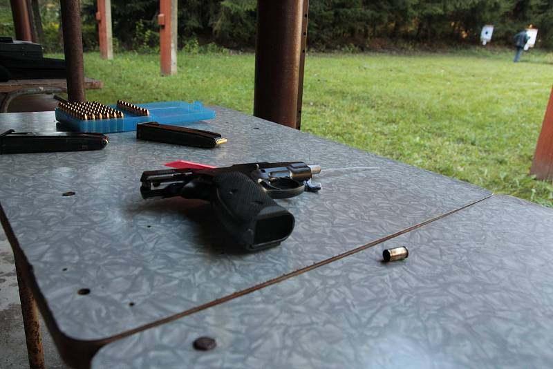 V sobotu 30. září dopoledne se na košetické střelnici konalo závěrečné kolo letošní soutěže ve střelbě z pistole.