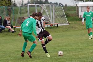 Fotbalisté Červené Řečice v duelu s Plačkovem potvrdili roli favorita a posunuli se na první příčku tabulky. Góly ale začali střílet až po přestávce.