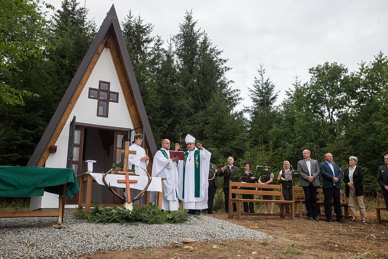 Vysvěcení zcela nové lesní kaple svatého Huberta ve Výklanticích na Pelhřimovsku.