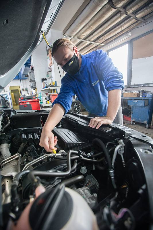 Povinné nošení roušek v autoservisu Auto Eurodiesel Jihlava.