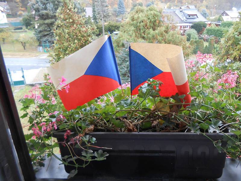 Agentura Dobrý den se pokouší o překonání rekordu v počtu vyvěšených českých vlajek.
