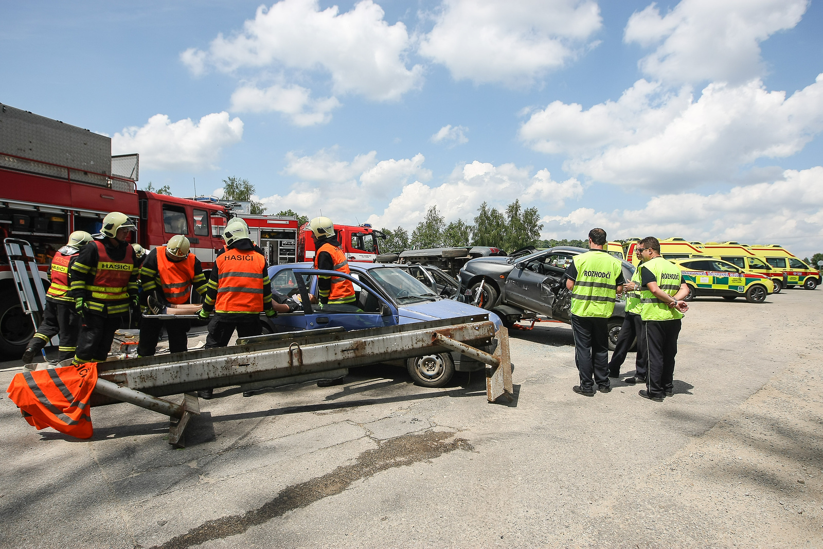 Hromadná dopravní nehoda. Takovou podobu mělo cvičení záchranářů v Kamenici  - Třebíčský deník