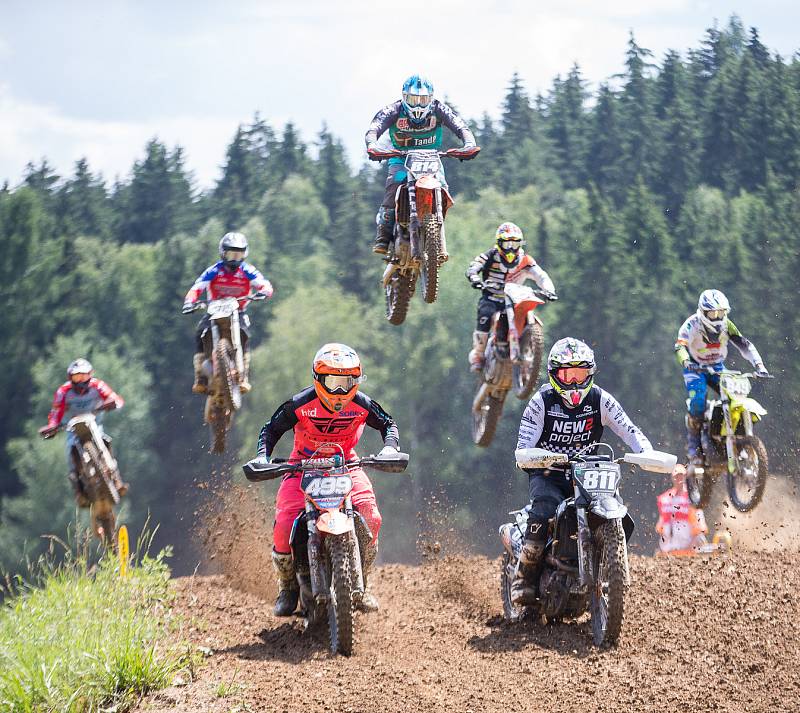 První závod Mezinárodního mistrovství české republiky v motokrosu se jel v Pacově.