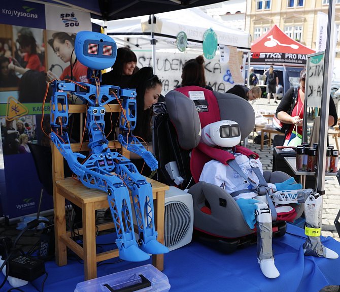 Robota Pepína vytvořili studenti SPŠ a SOU Pelhřimov.