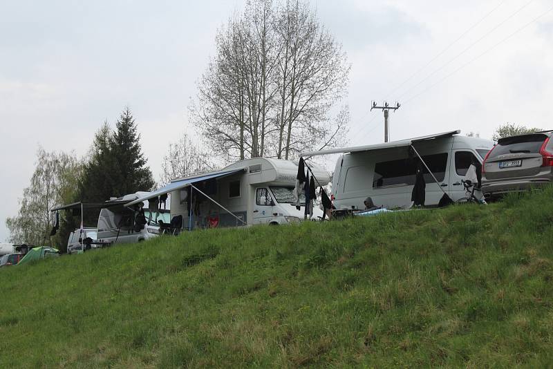 Prvním závodem odstartoval na Trnávce Český pohár vodních slalomářů.