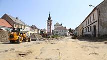 Rekonstrukce Mariánského náměstí v Černovicích.