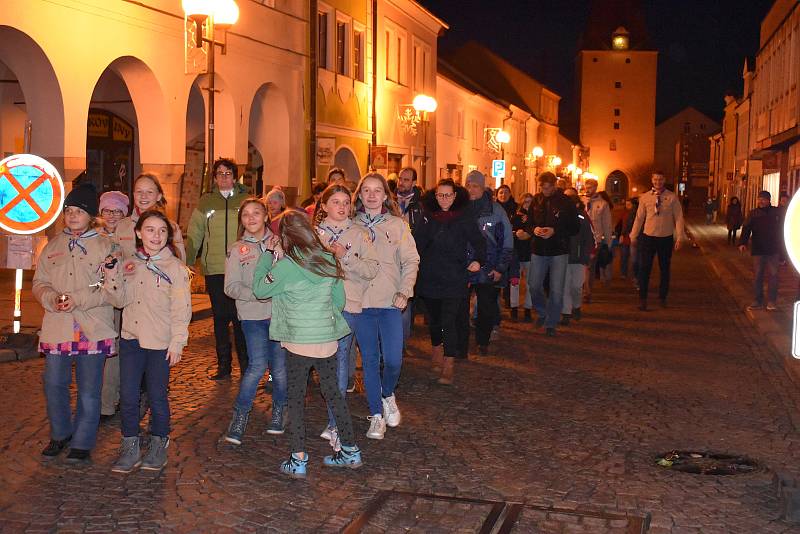 Pelhřimovští skauti na oslavách 30 let svobody ve městě.