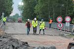 Demolice dvou dálničních nadjezdů ze soboty 12. května na neděli 13. května u Hněvkovic a Jiřic.