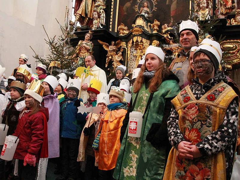 V Pelhřimově vyráželi tři králové do ulic z kostela svatého Bartoloměje.